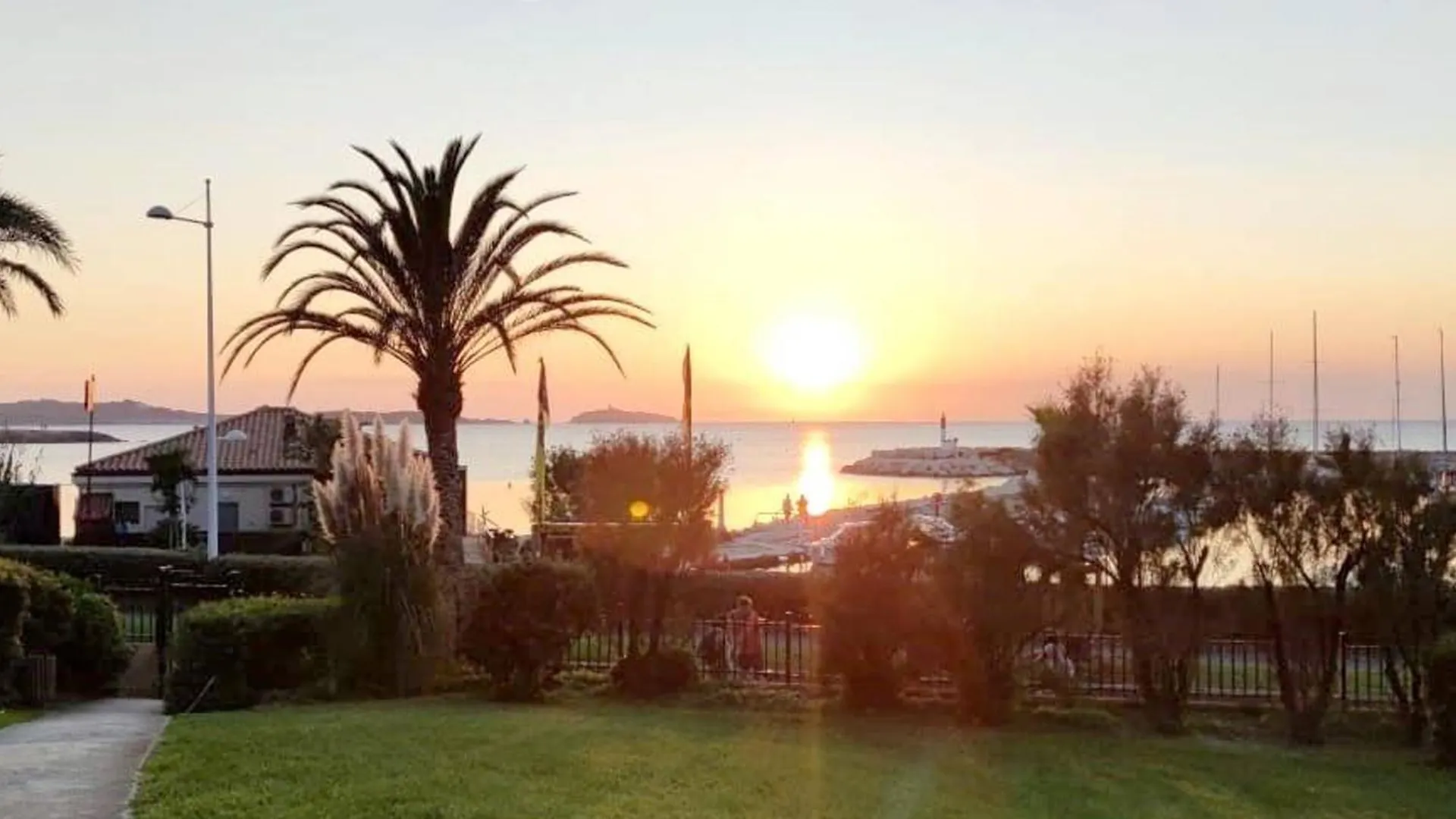 T2 Renove Avec Parking, Wi-Fi, Clim Mobile, A 400M Plages/Commerces - Piscine/Tennis/Promenades - Fr-1-316-338 Six-Fours-les-Plages