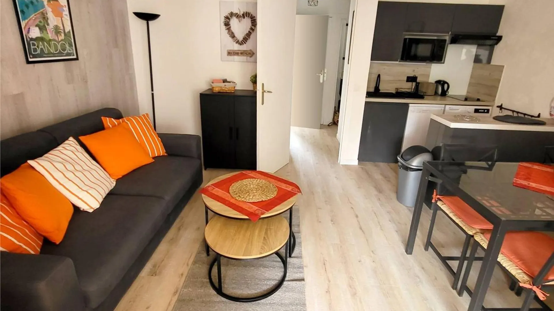 T2 Renove Avec Parking, Wi-Fi, Clim Mobile, A 400M Plages/Commerces - Piscine/Tennis/Promenades - Fr-1-316-338 Six-Fours-les-Plages 0*,