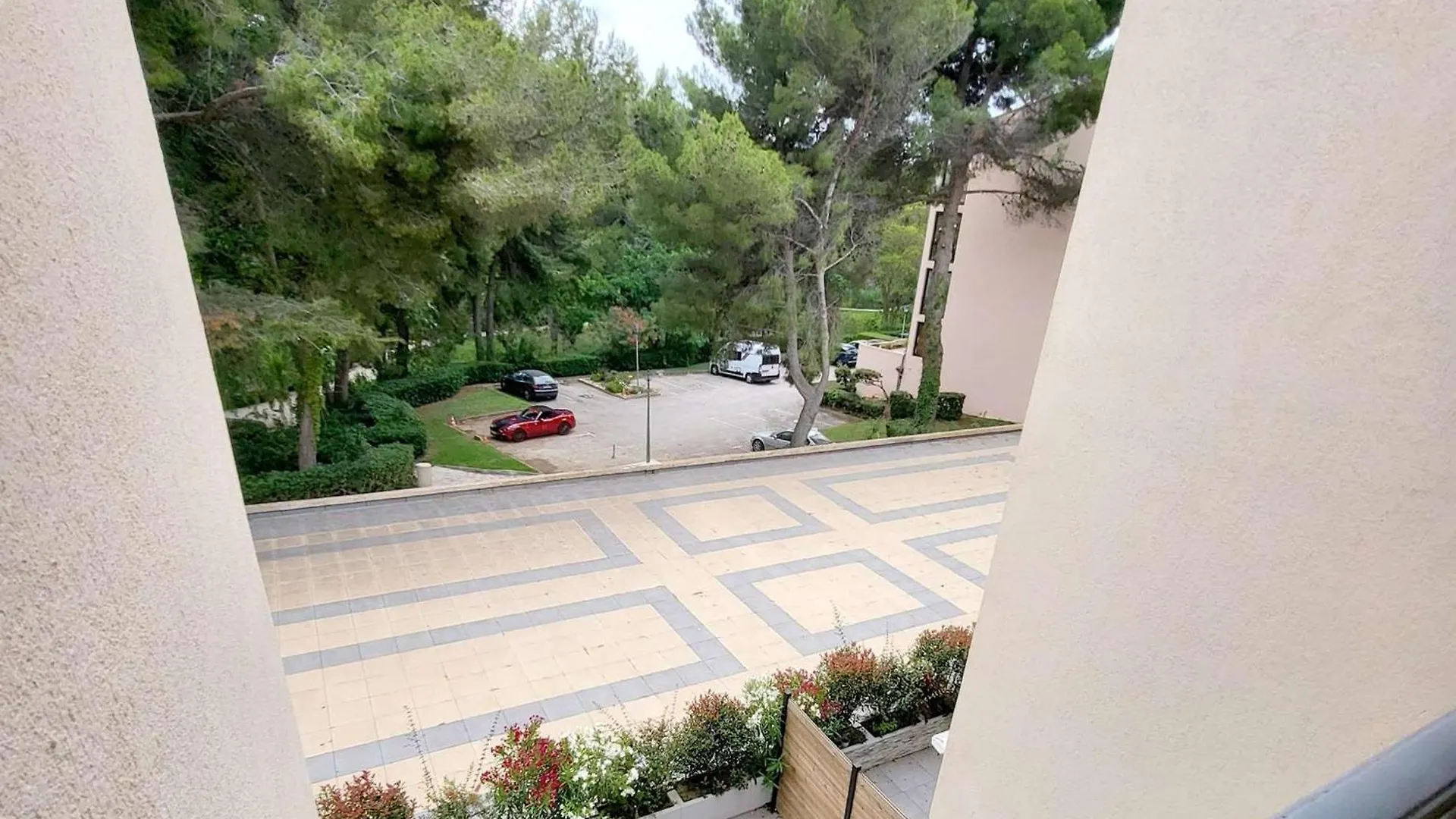 T2 Renove Avec Parking, Wi-Fi, Clim Mobile, A 400M Plages/Commerces - Piscine/Tennis/Promenades - Fr-1-316-338 Six-Fours-les-Plages 0*,  Frankrijk